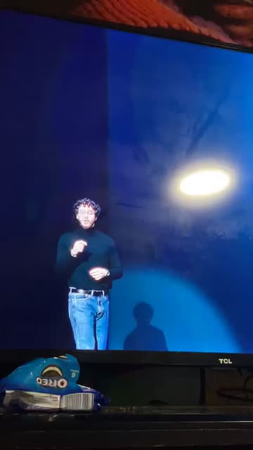 Preview for a Spotlight video that uses the Me As Alien Lens