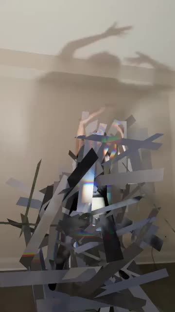 Preview for a Spotlight video that uses the Shatter Lens