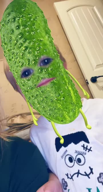 Preview for a Spotlight video that uses the Pickle Me Lens