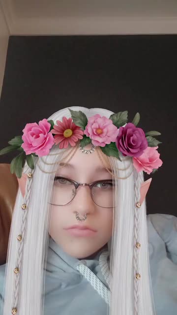 Preview for a Spotlight video that uses the Modern Elf Lens