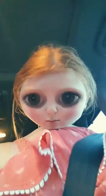 Preview for a Spotlight video that uses the Cute Eyes Lens