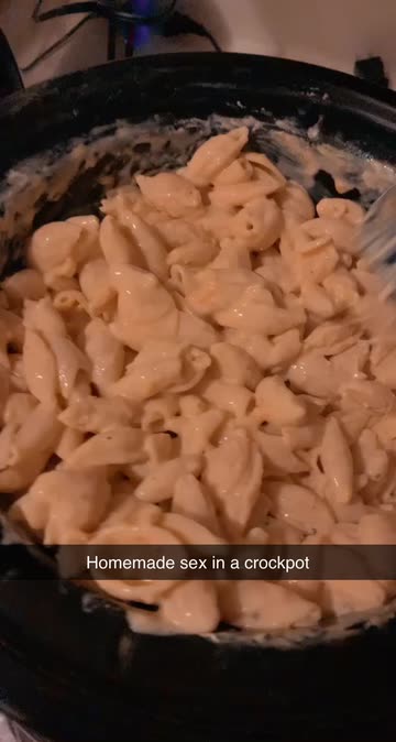 Homemade sex in a crockpot  | SnapchatのSpotlight