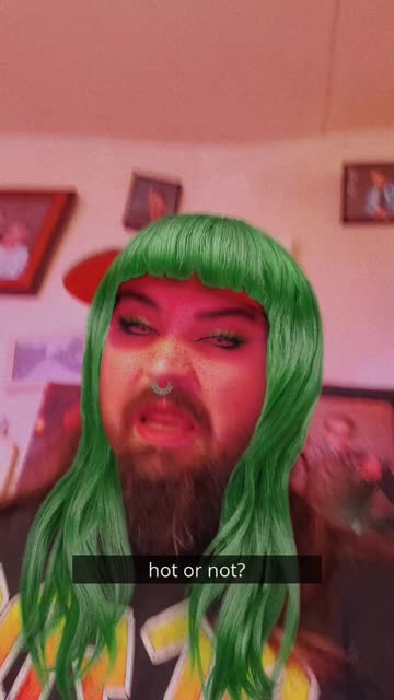 Preview for a Spotlight video that uses the Green Hair with Freckles Lens