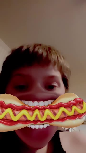 Preview for a Spotlight video that uses the Chewy Hot Dog Lens
