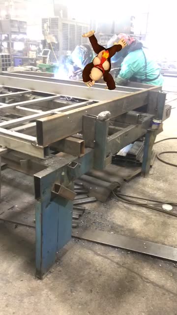 Preview for a Spotlight video that uses the Donkey Kong Lens