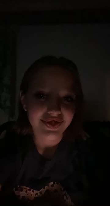 Preview for a Spotlight video that uses the sexy huge lips Lens