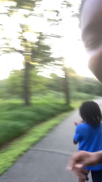 Preview for a Spotlight video that uses the spiderman glasses Lens