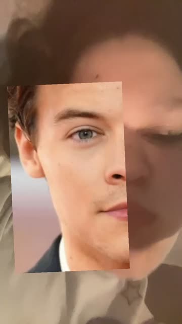 Preview for a Spotlight video that uses the Celebrity Twins Lens