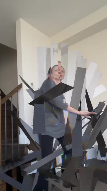 Preview for a Spotlight video that uses the Shatter Lens