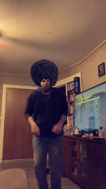 Preview for a Spotlight video that uses the Huge Afro Lens