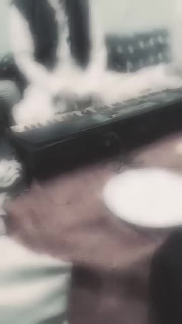 Preview for a Spotlight video that uses the cinematic blur Lens
