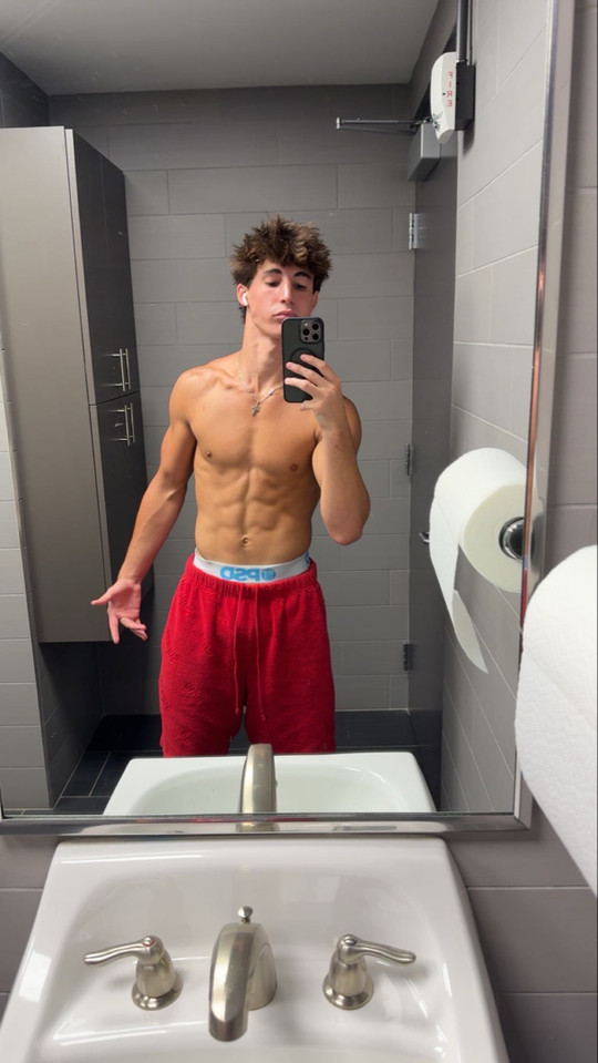 evan_gosz44