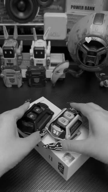 Preview for a Spotlight video that uses the <3! x Grains Lens