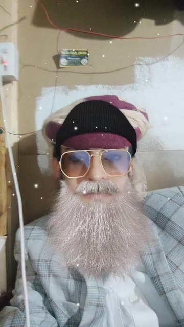 Preview for a Spotlight video that uses the White beard Lens