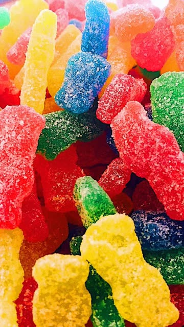 Preview for a Spotlight video that uses the Sour Patch Kids Lens