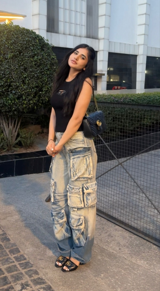 rachel_shar5796