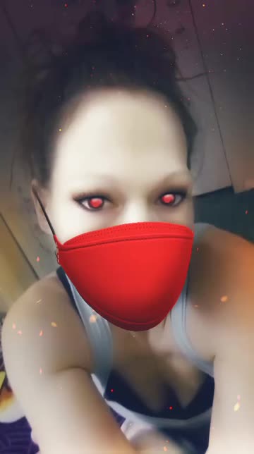Preview for a Spotlight video that uses the Red Medical Mask Lens
