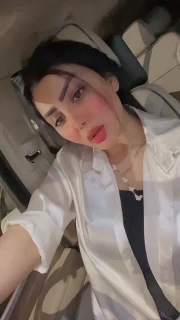 Preview for a Spotlight video that uses the catface Lens