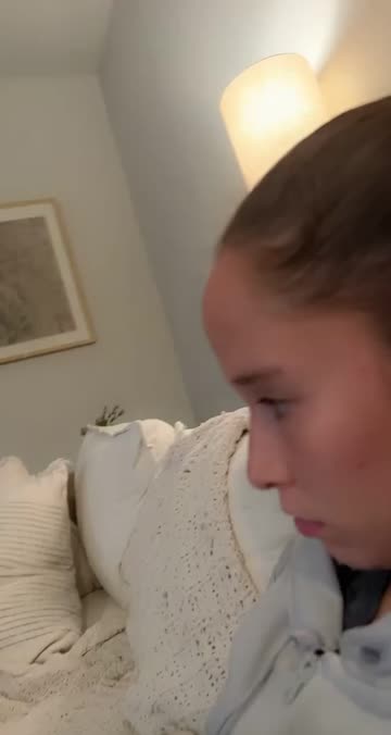 Preview for a Spotlight video that uses the Head Morphing Lens