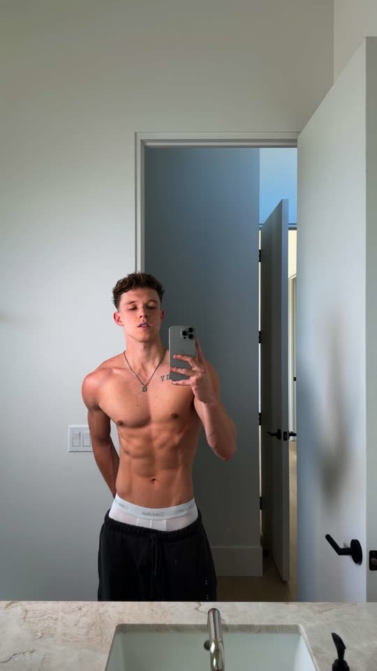 DUKE MOOSE Nude Leaked OnlyFans Photo