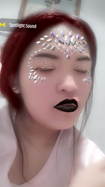 Preview for a Spotlight video that uses the Eye Catching Look Lens