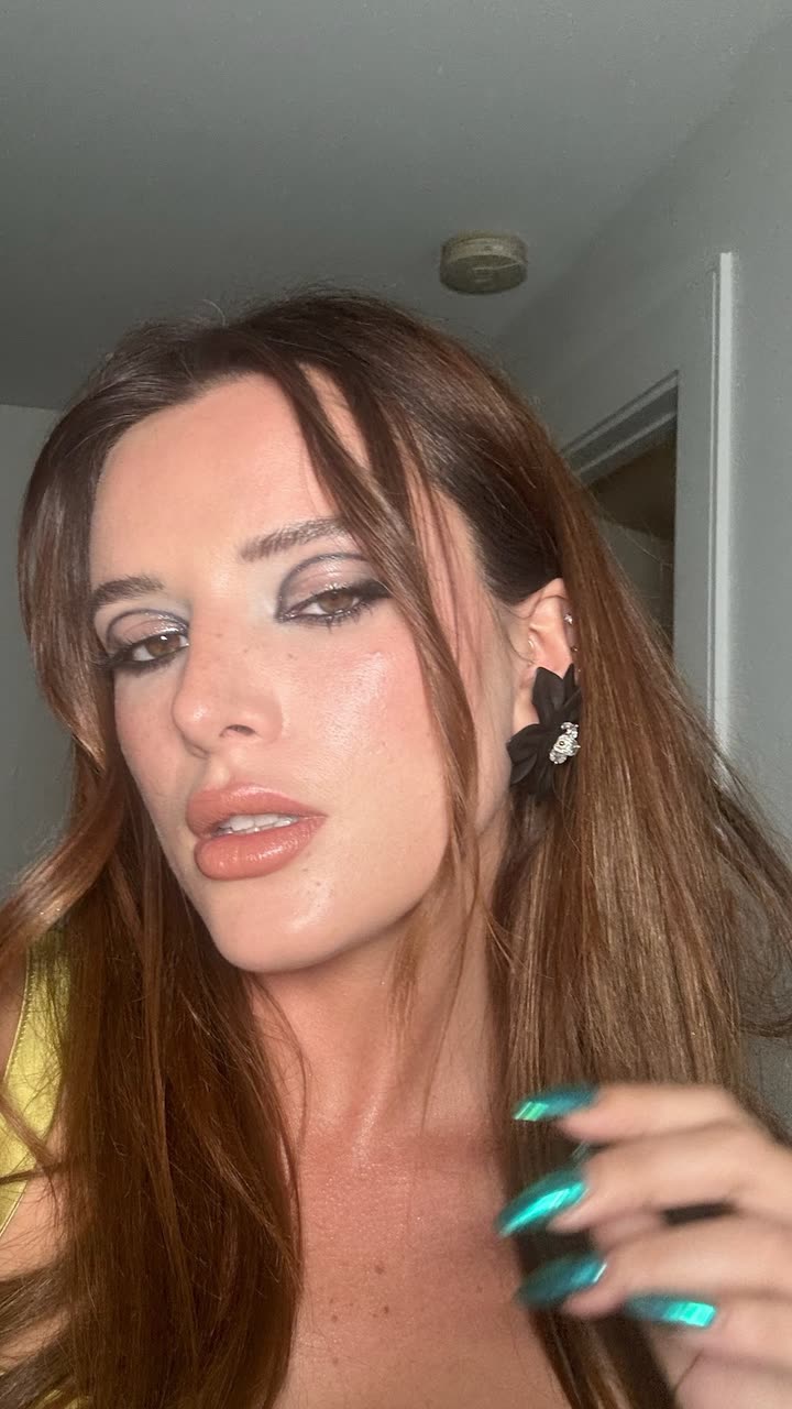 محتوى سناب شات لـ Bella Thorne