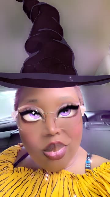 Preview for a Spotlight video that uses the Cartoon Witch Lens