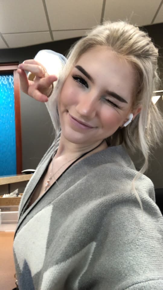 Megan (@mejgiey) | Snapchat Stories, Spotlight & Lenses