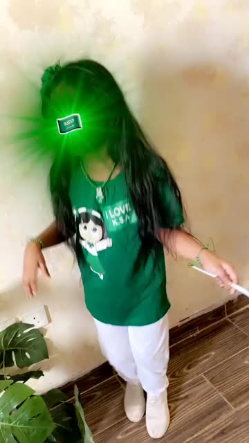 Preview for a Spotlight video that uses the Self Arabie Lens