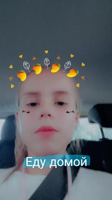 Preview for a Spotlight video that uses the Fruity Mood Lens