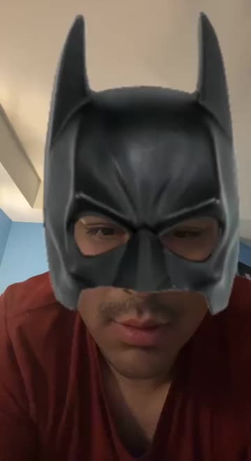 Preview for a Spotlight video that uses the Batman Mask Lens