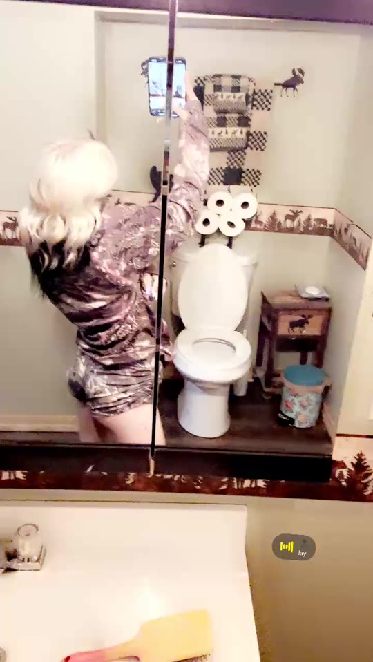chloejr63