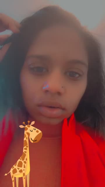Preview for a Spotlight video that uses the Cute Giraffe 🦒 Lens