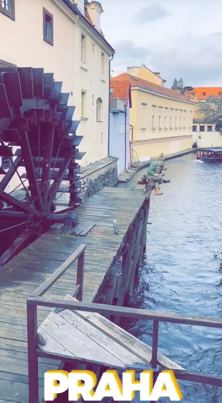 محتوى سناب شات لـ Ziineb 🧚🏻‍♀️