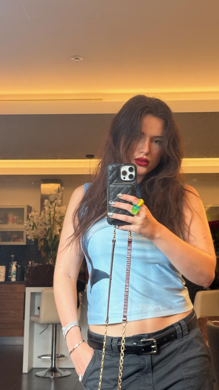 محتوى سناب شات لـ Bella Thorne
