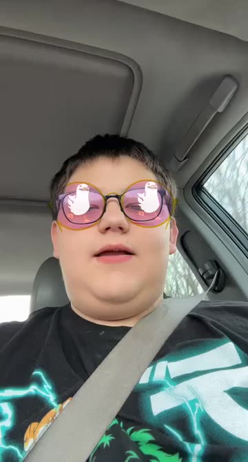 Preview for a Spotlight video that uses the Duck Glasses Lens