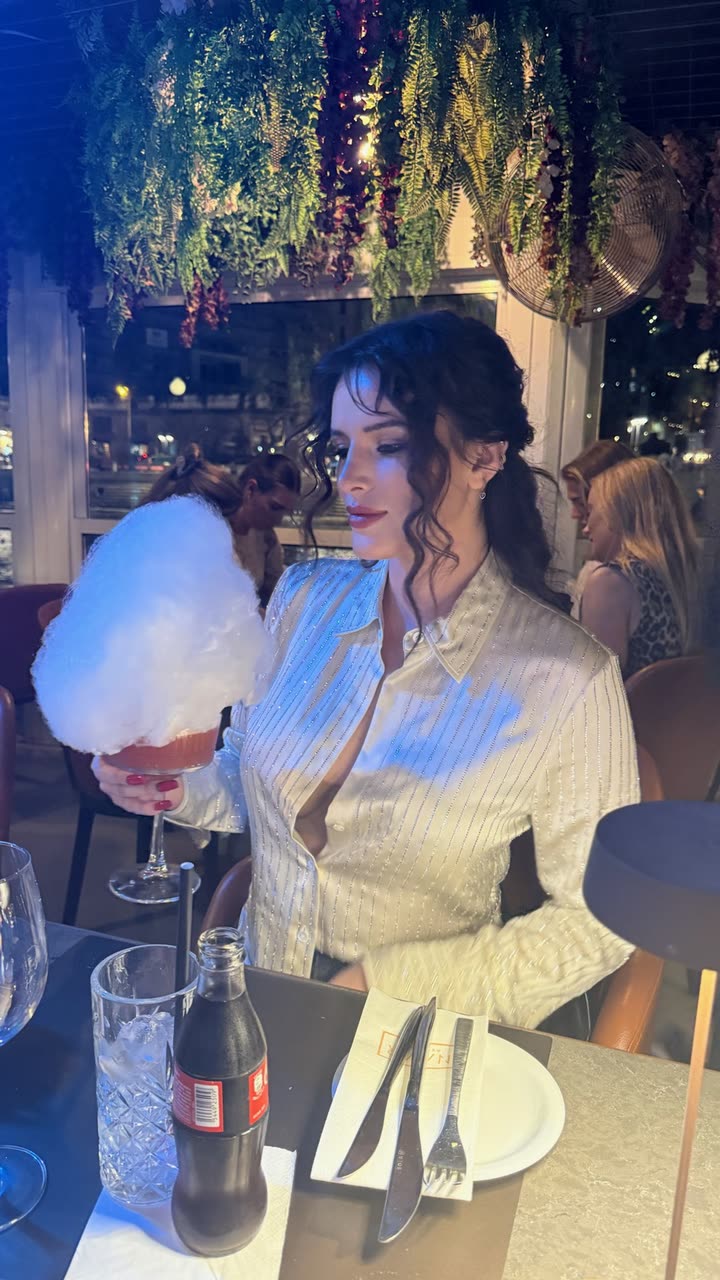 محتوى سناب شات لـ Bella Thorne