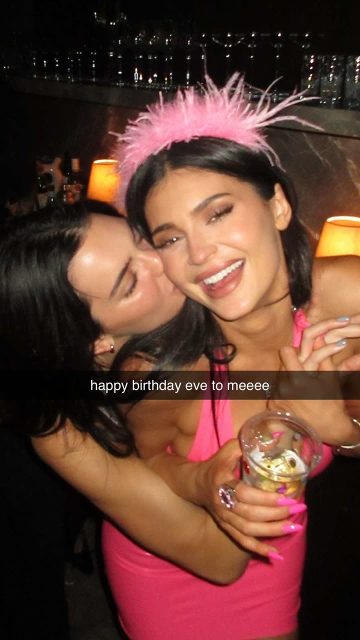 محتوى سناب شات لـ King Kylie 👑