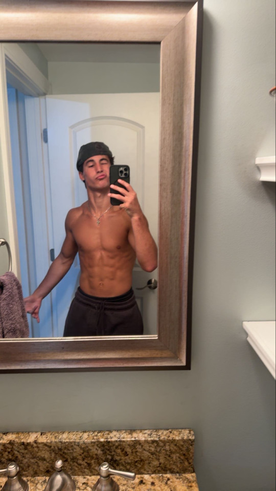 evan_gosz44