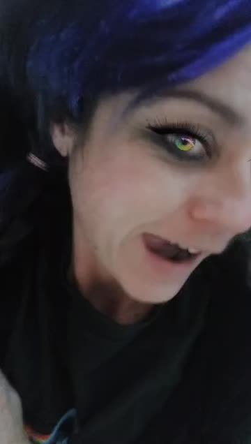 Preview for a Spotlight video that uses the girly rainbow eyes Lens