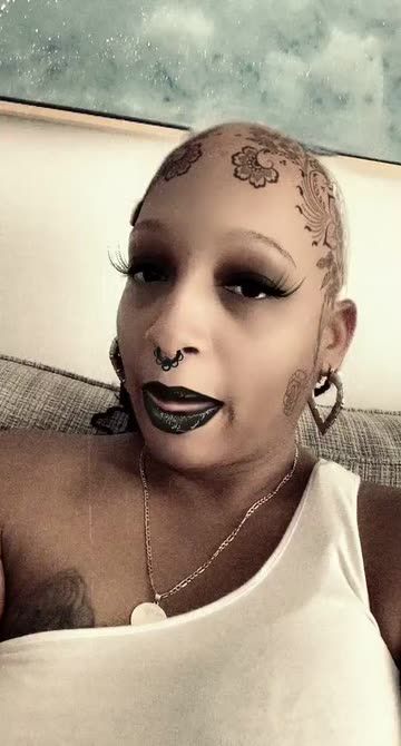 Preview for a Spotlight video that uses the Tattoo Girl Lens