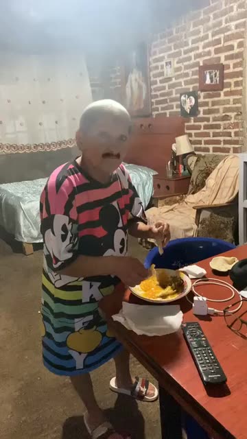 Preview for a Spotlight video that uses the Bald head Mustache Lens
