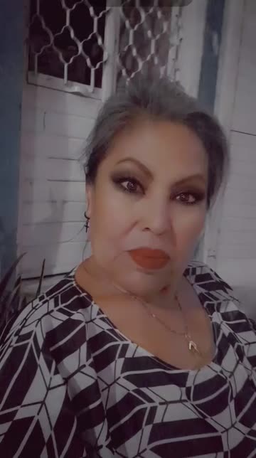 Preview for a Spotlight video that uses the Bold Look Lens
