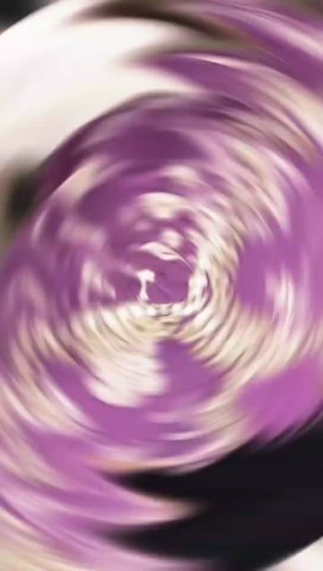 Preview for a Spotlight video that uses the Earrings Lens