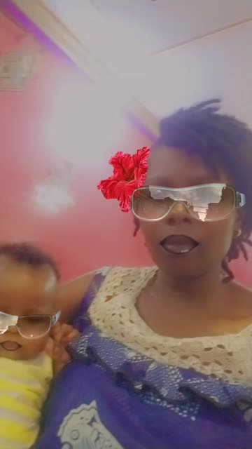 Preview for a Spotlight video that uses the Flower Glow Lens