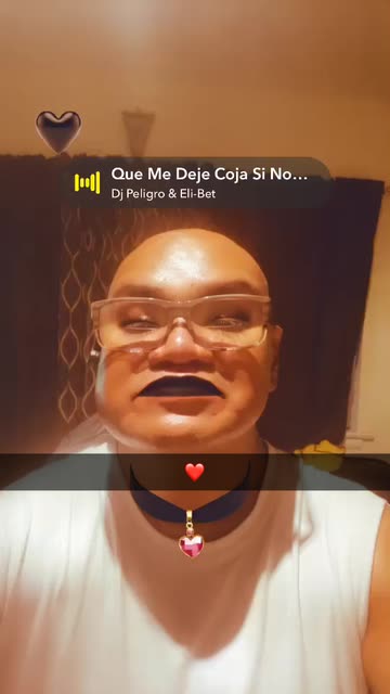 Preview for a Spotlight video that uses the Mocca Heart Lens