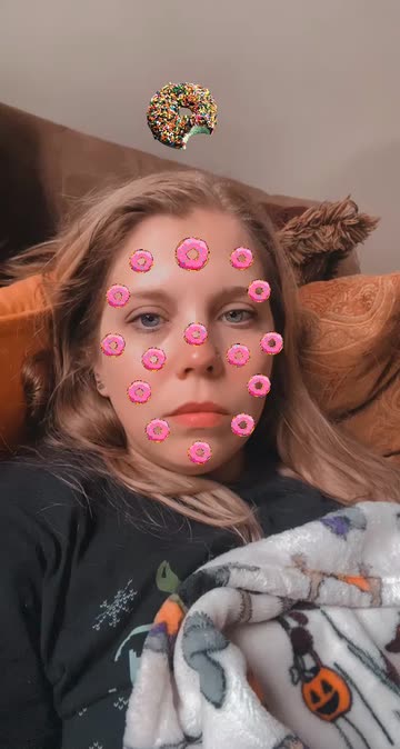 Preview for a Spotlight video that uses the Donuts Effects Lens