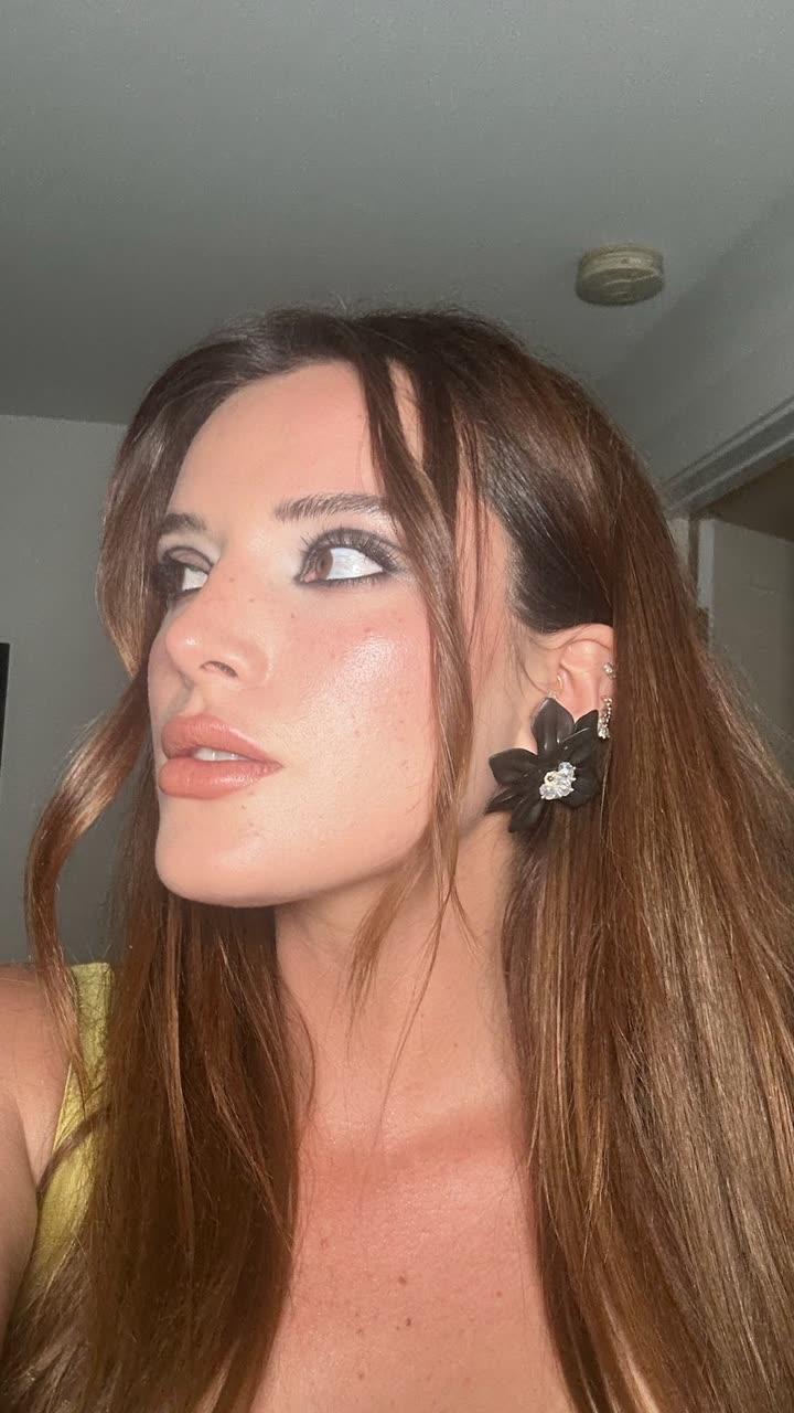 محتوى سناب شات لـ Bella Thorne