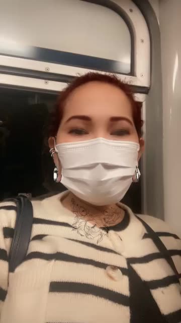 Preview for a Spotlight video that uses the Red Hair & Tunnels Lens