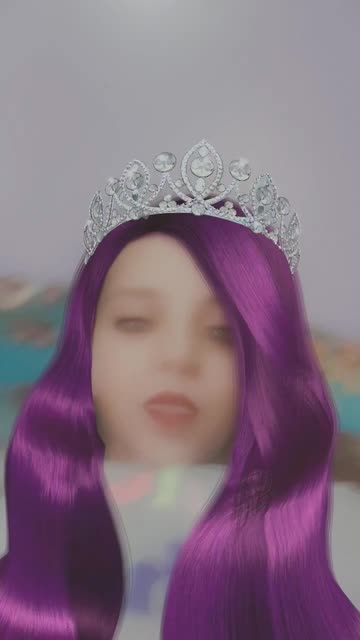 Preview for a Spotlight video that uses the Purple Hairstyle Lens
